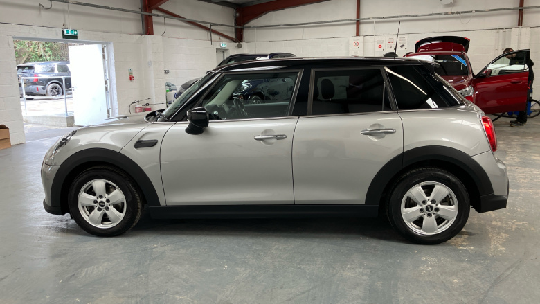 MINI Hatchback 1.5 Cooper Classic 5dr Auto Petrol Hatchback